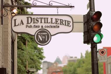 Montreal, bar, La Distillerie, big drinks, mason jar drinks