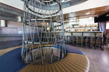 Mettle bar