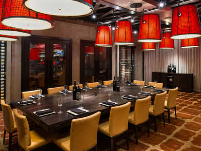 Del Frisco's Grille elegant dining room