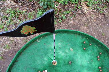 Art on the Green mini golf hole