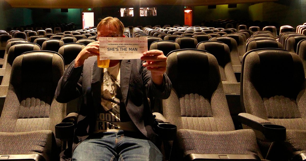 Movie Theatre Where You Can Drink Guide To Movie Theaters That Serve Alcohol Thrillist