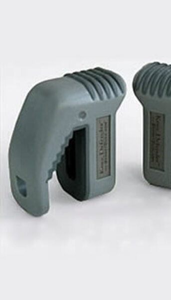 Knee Defender In Flight Knee Defender - Thrillist Nation