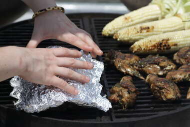 tin foil to cover food on the grill
