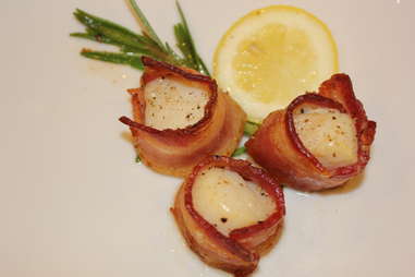 Bacon-wrapped scallops