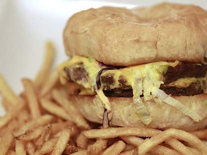 cheeseburger at bar bar portland