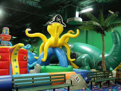 Inflatable octopus at CooCoos