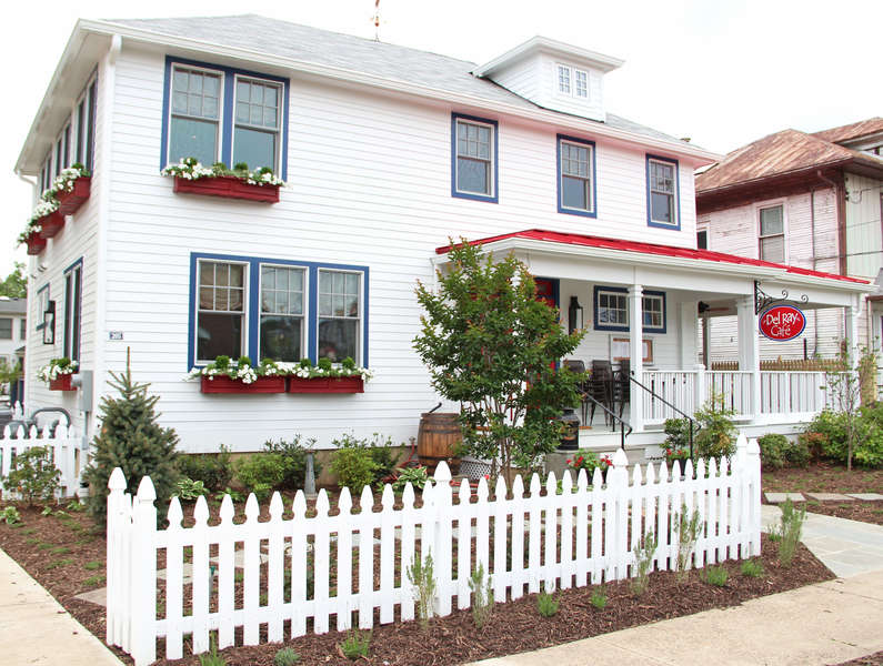 Del Ray Cafe Eat Thrillist Washington DC