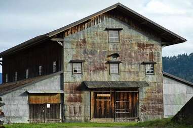 The Franco-Swiss Absinthe Trail