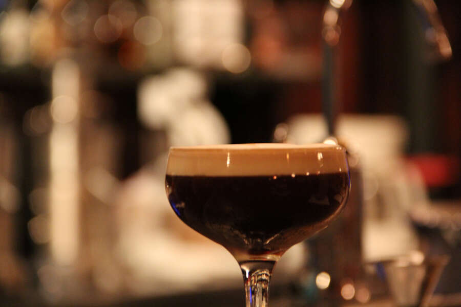 hop-sing-laundromat-drink-thrillist-philadelphia