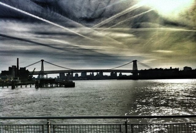 Williamsburg bridge -- NYC-Manhattan vs. Brooklyn. Which's the better borough?