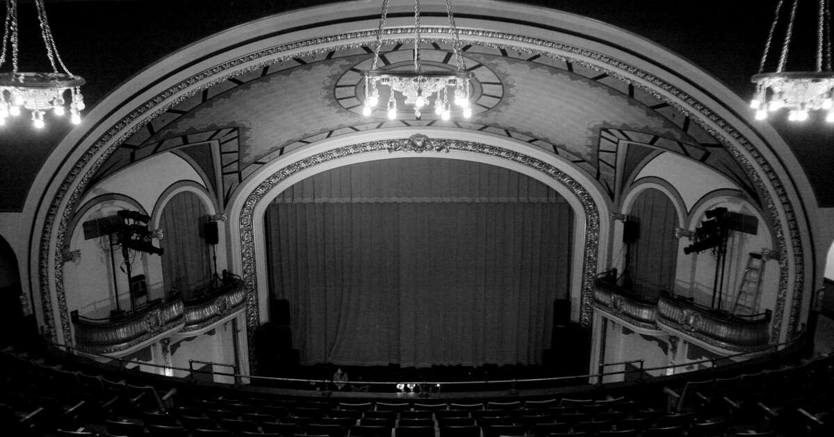 Movie Theaters That Serve Alcohol in Boston Thrillist