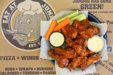 eat at jumbo's wings