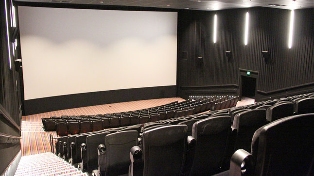 Movie Theatres Where You Can Drink 7 Dc Theaters You Can Actually Booze In Thrillist