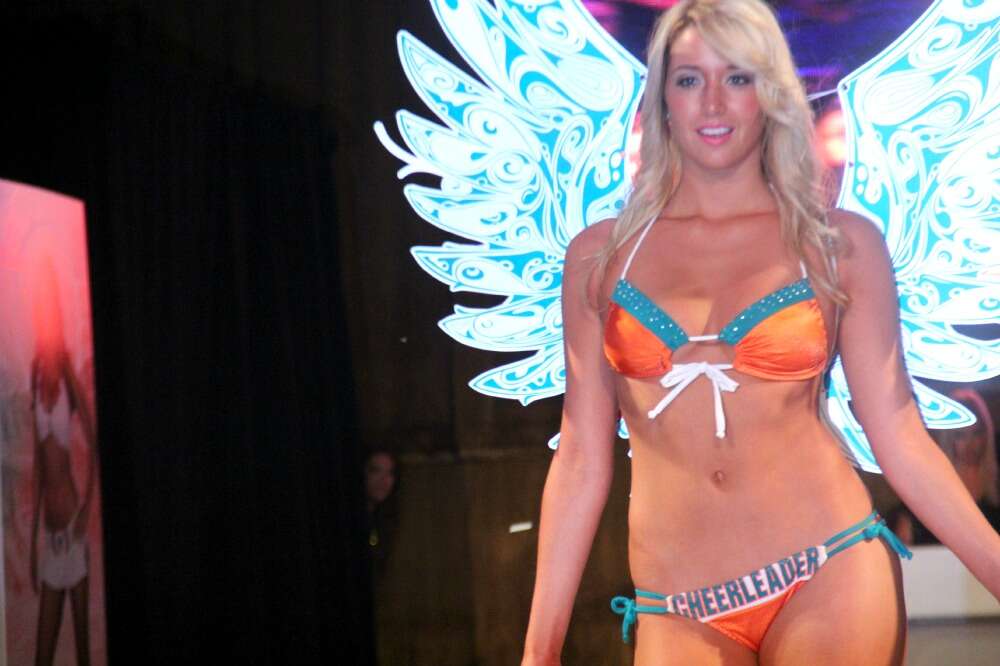 Miami Dolphins Cheerleaders - Cheerleaders in Bikinis - Thrillist