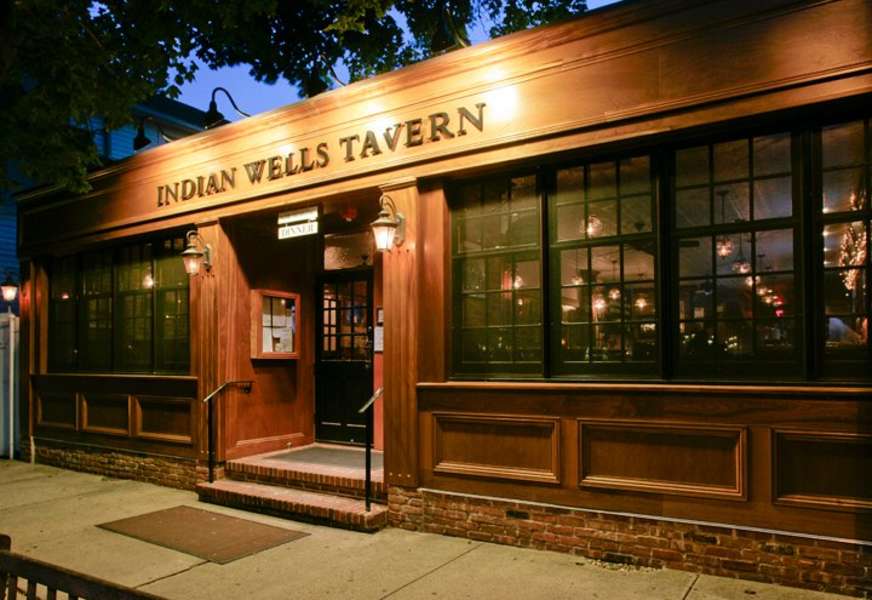 Indian Wells Tavern A Bar in Amagansett, NY Thrillist