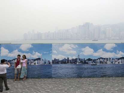 Clear skyline pictures on smoggy Hong Kong coastline