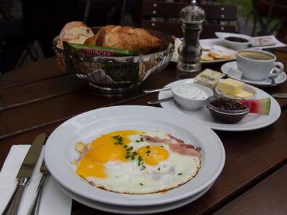 Brunch in Berlin - Guide to All You Can Eat and Old School Style ...