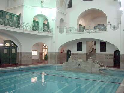 The pool at Müllersches Volksbad Halle