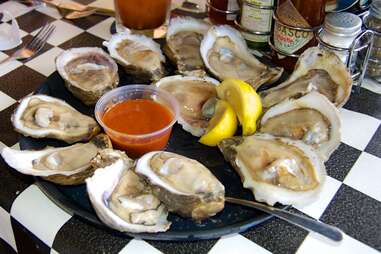 A plate of oysters