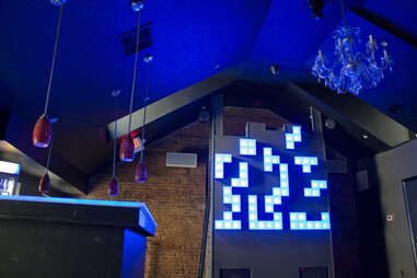 Roc Bar - Drink - Thrillist Washington DC